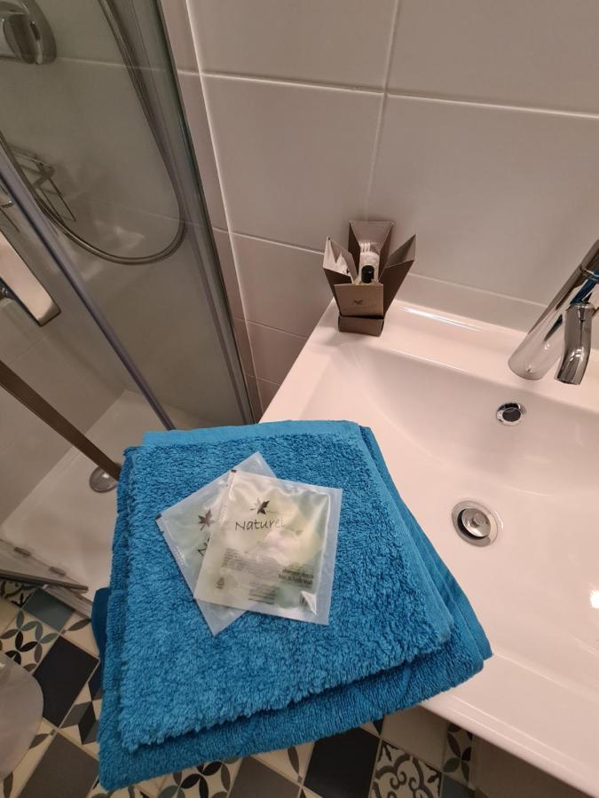 A La Gare ! T2 Hyeres Apartment Екстериор снимка