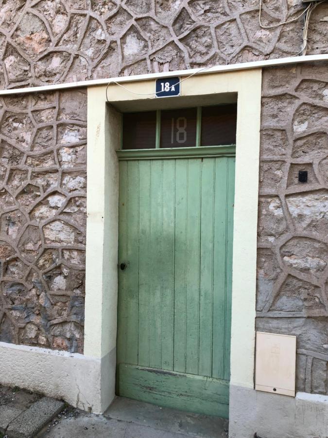 A La Gare ! T2 Hyeres Apartment Екстериор снимка